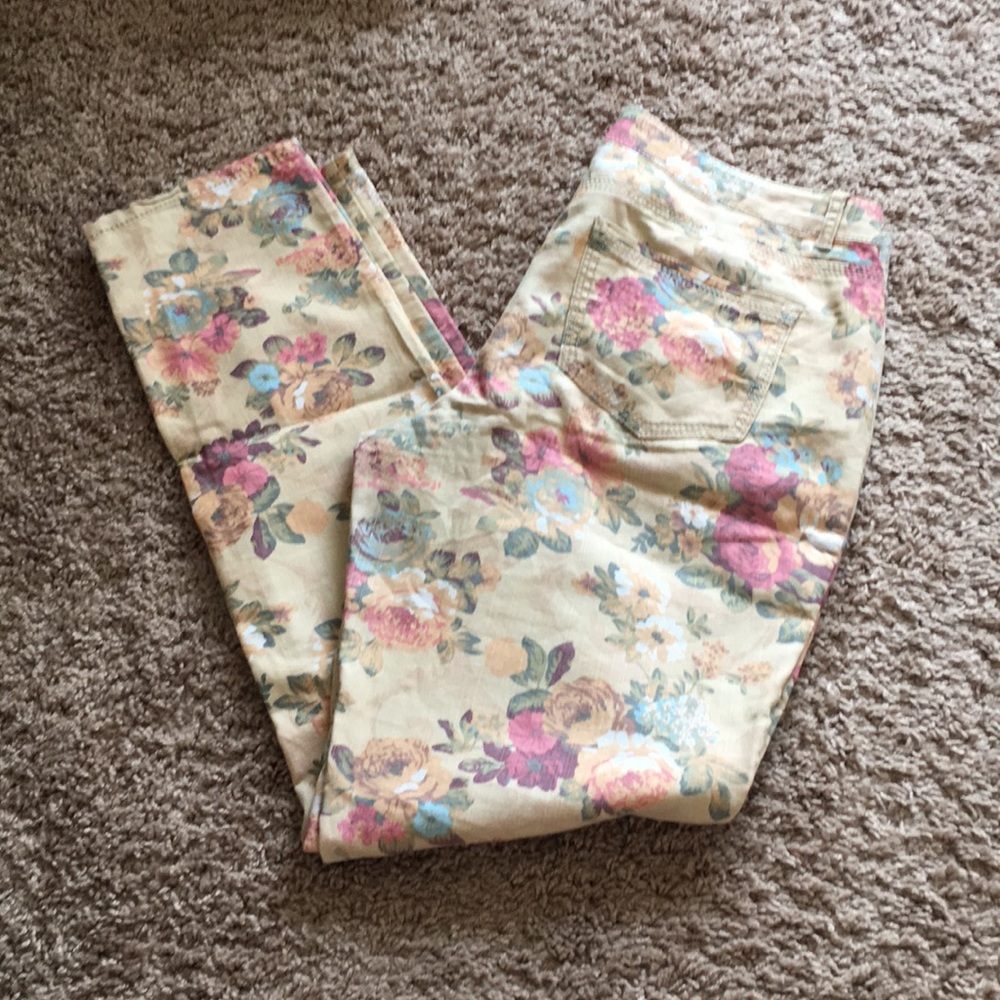 Floral Vanilla Star Jeans Pants